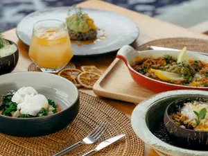 Veya Saffron Thai food